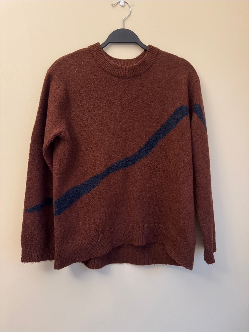 Oak + Fort Crewneck Sweater in Burgundy with Navy Accent Size M - Picture 2 of 5